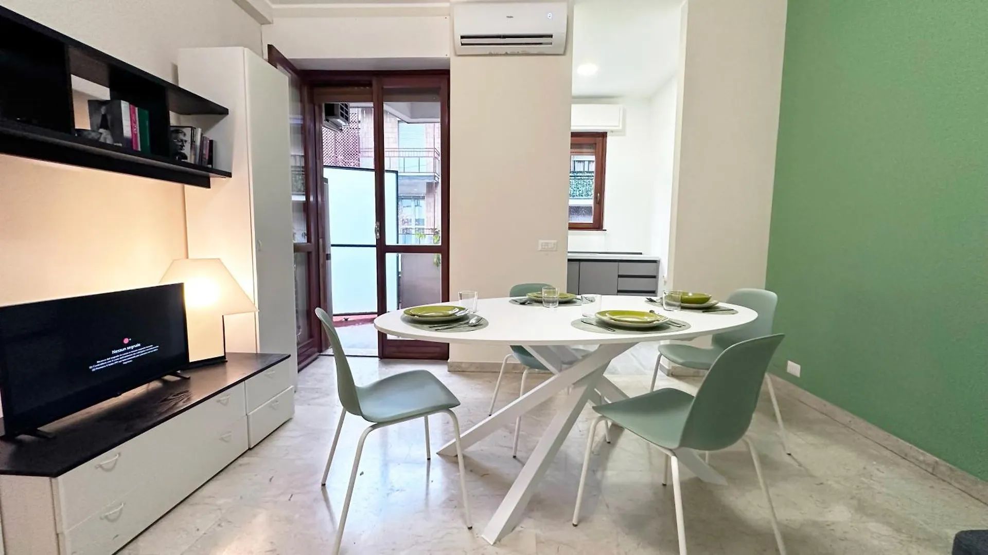 Atene House Milano Urban 0*,